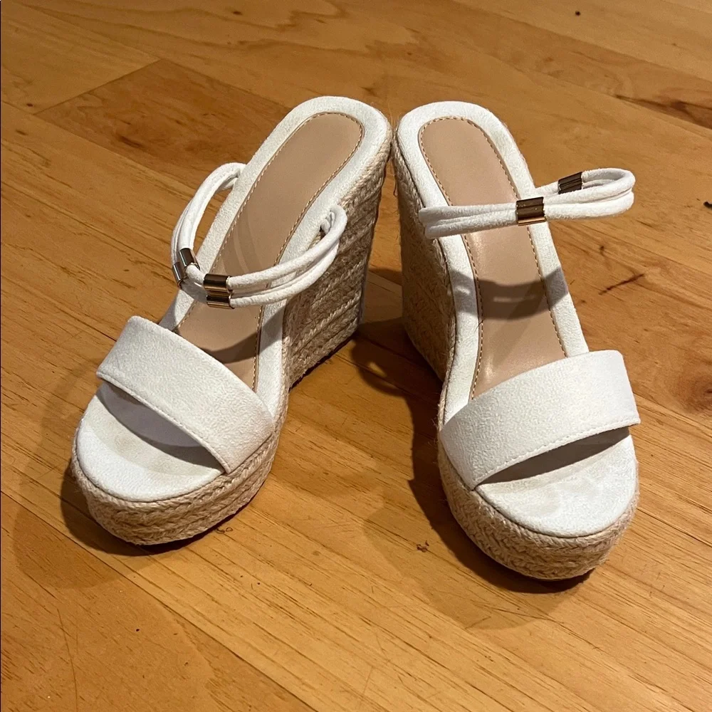 Elegant White Wedge Sandals - Picture 1 of 2